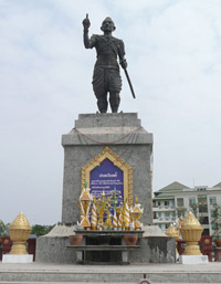 King Fa Ngum statue