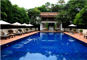Laos accommodation Blue Pool