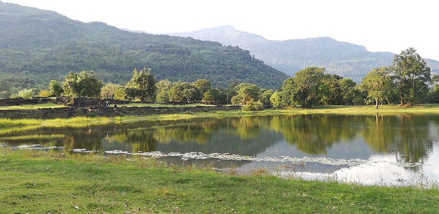 aboutlaos-lakeMountain